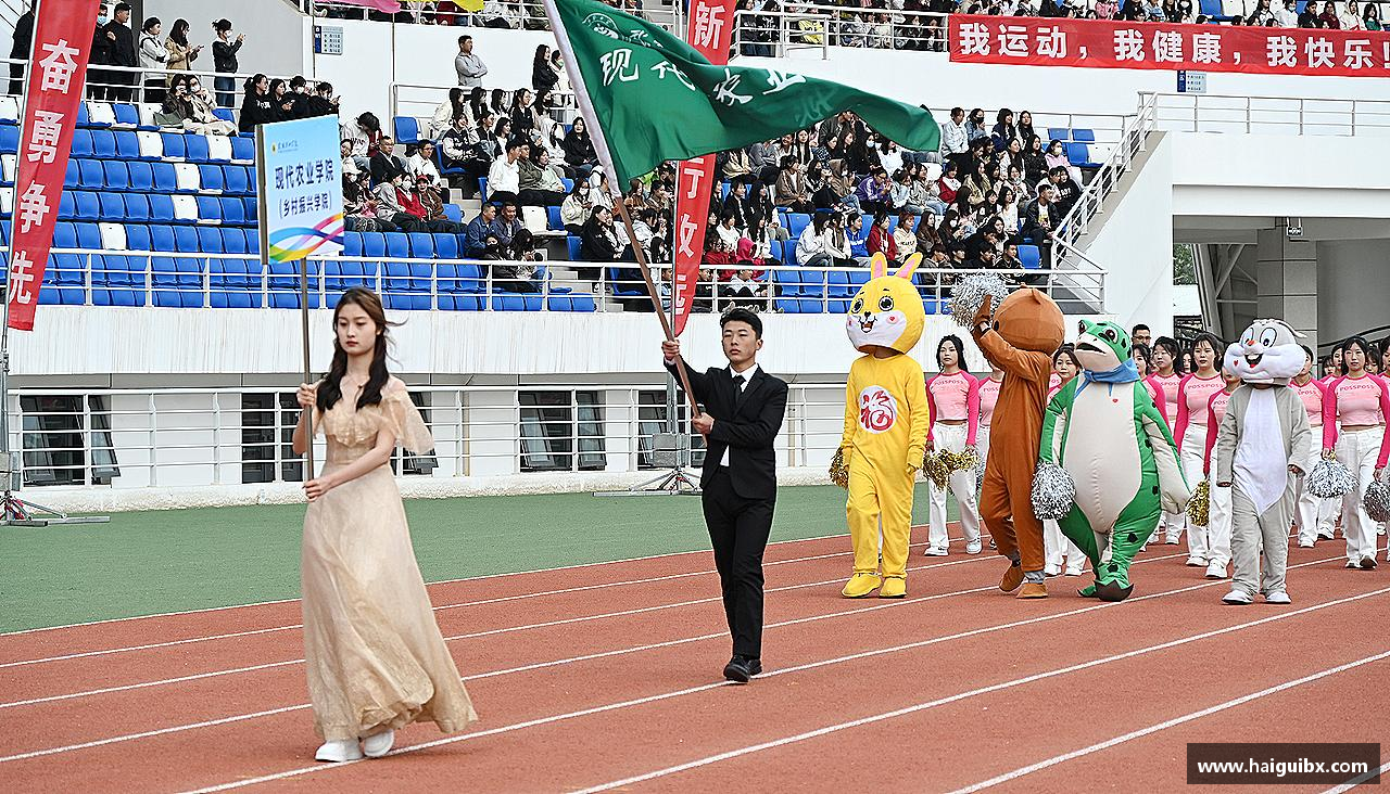用汗水浇灌梦想的花朵！